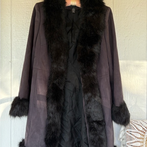 Faux Fur Trimmed Women's Coat Black fits small to Large Has Flaws inside ! - Picture 2 of 10
